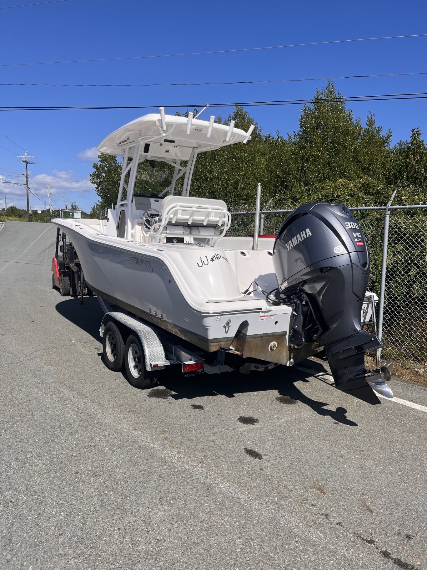 2023 Sea Fox 248 Commander CC with Yamaha 300 and Trailer