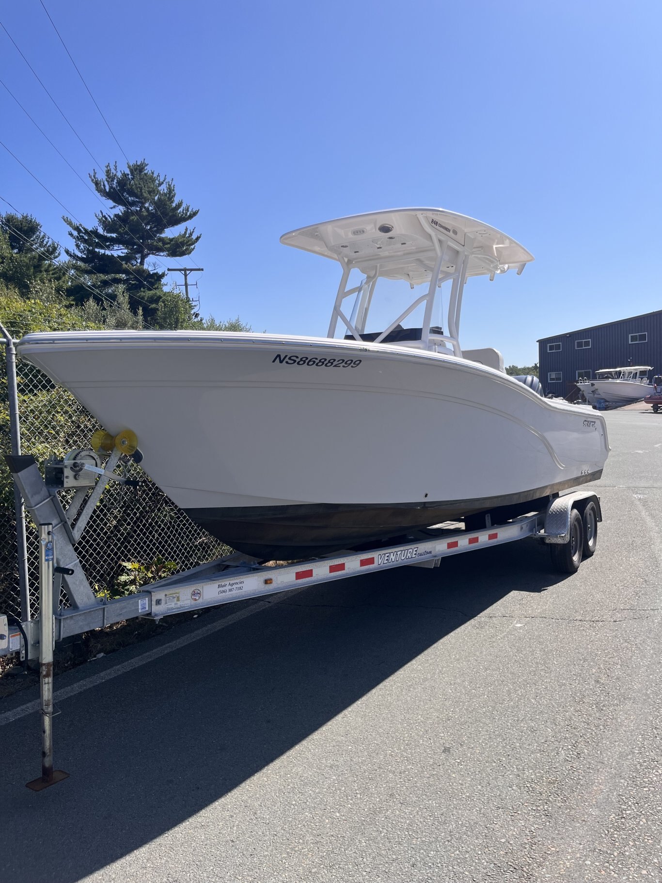 2023 Sea Fox 248 Commander CC with Yamaha 300 and Trailer