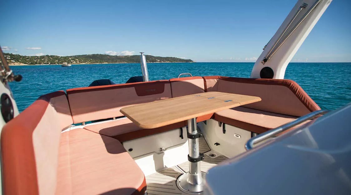 Zodiac Medline 9 engine options up to 700 HP