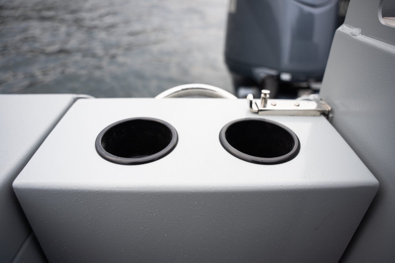 KingFisher 25 XAC with Twin F150XCB