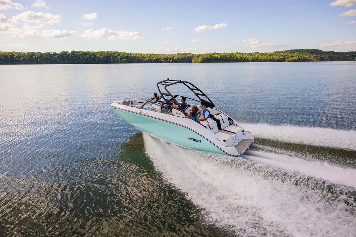 2026 Yamaha 222S White