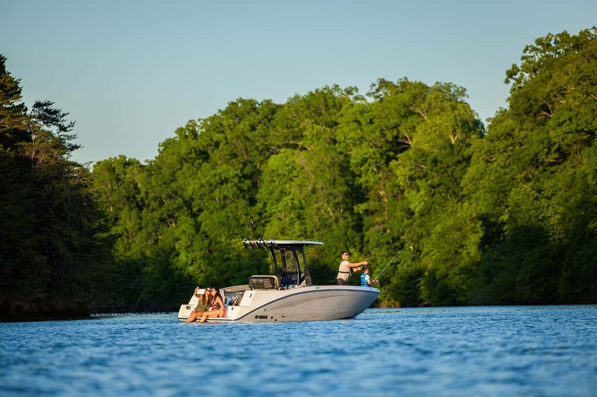 2026 Yamaha 255 FSH Sport E Powder Blue