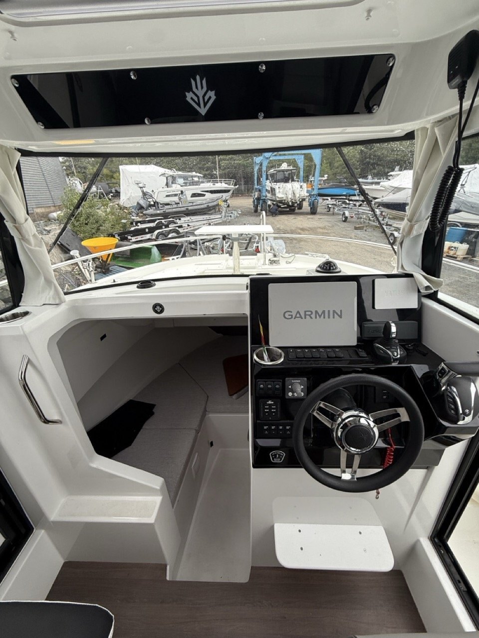 2023 Jeanneau NC 795 SPORT SERIES 2 with Yamaha F250 Outboard
