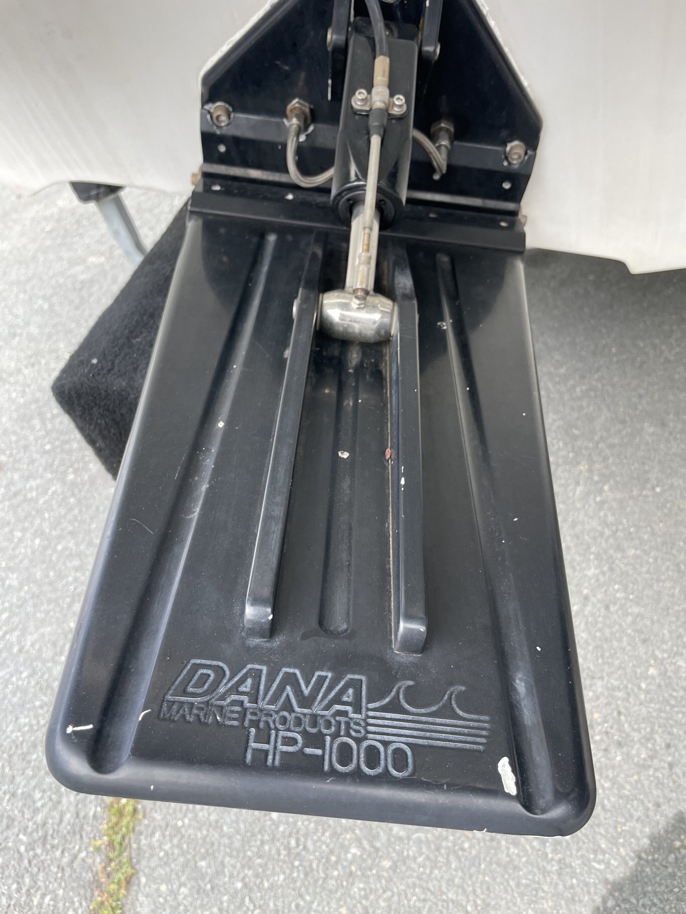 2004 Velocity Powerboats 260 with Mercruiser 496 MAG HO. (134 hours) and Aluminum Trailer