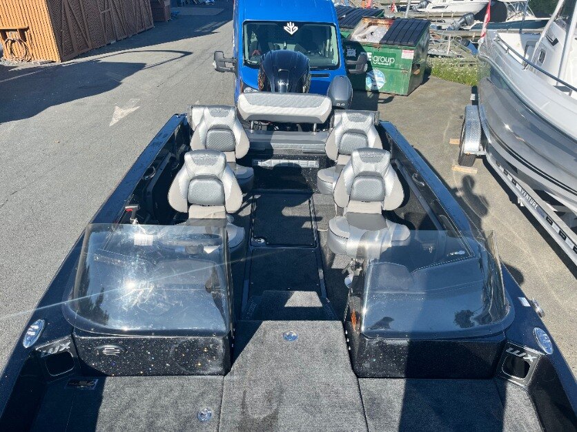 Skeeter WX2060 F Yamaha 250 V Max and 9.9 kicker