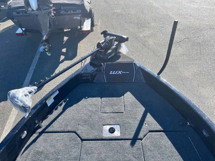 Skeeter WX2060 F Yamaha 250 V Max and 9.9 kicker