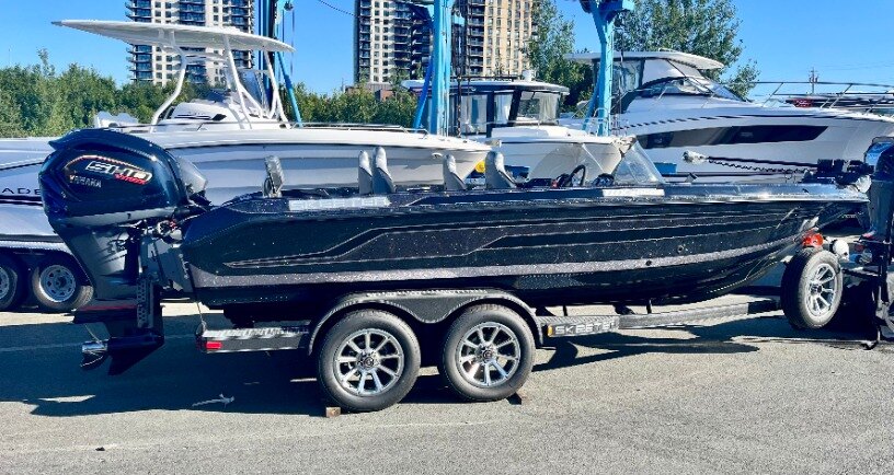 Skeeter WX2060 F Yamaha 250 V Max and 9.9 kicker