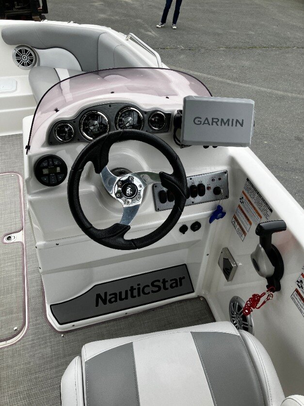 2021 NauticStar 193SC Deck Boat with Yamaha F150