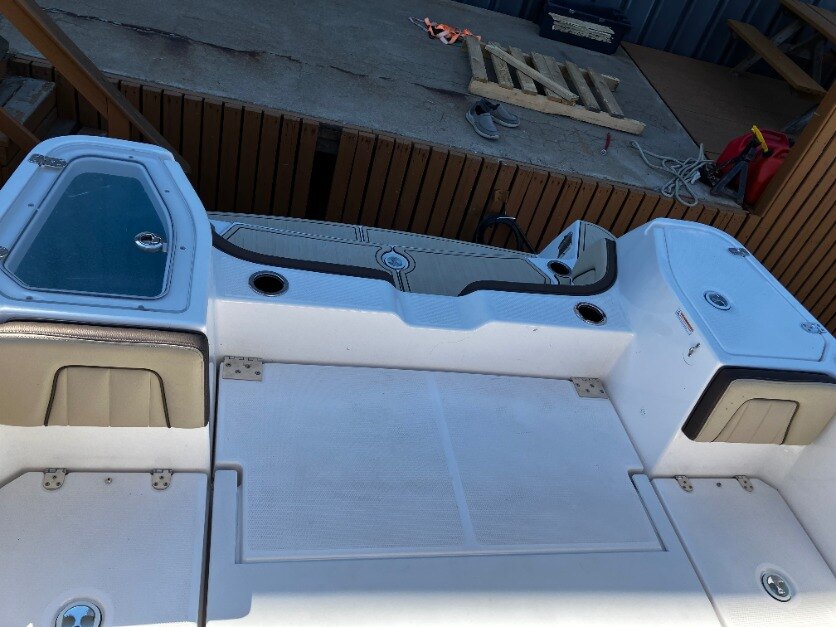 2022 Yamaha 255 FSH Black