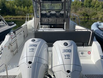 Jeanneau LEADER 10.5 WA with Twin Yamaha 425