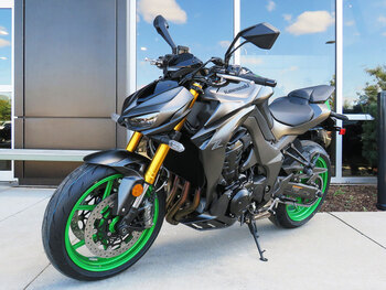 2026 Kawasaki Z900 SE