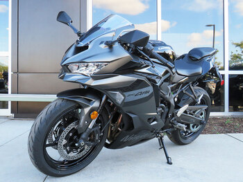2026 Kawasaki Z900 SE