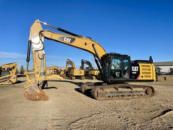 2012 Volvo EC220DL Excavator w/ Thumb