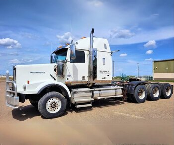 2018 Western Star 4900 Tridrive Sleeper Truck Tractor