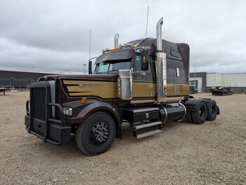 2018 Western Star 4900FA T/A Sleeper Truck Tractor