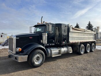 2013 Freightliner Coronado 122 Tridrive Vacuum Truck