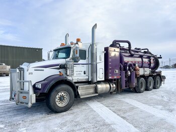 2018 Kenworth T800 Tridrive Mat Bunk Truck Tractor