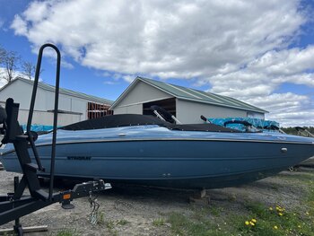 2024 STINGRAY 23 OSX Black Cherry 250 hp Verado