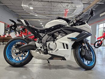 2024 CFMOTO Sport 300SS Nebula Black