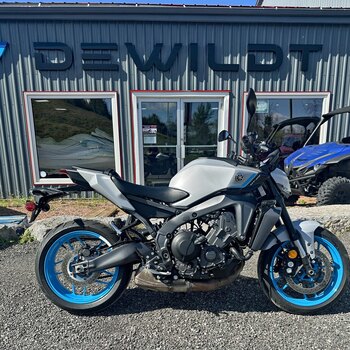 2023 YAMAHA MT 09 AKROPOVIC EXHAUST, COMFORT SEAT