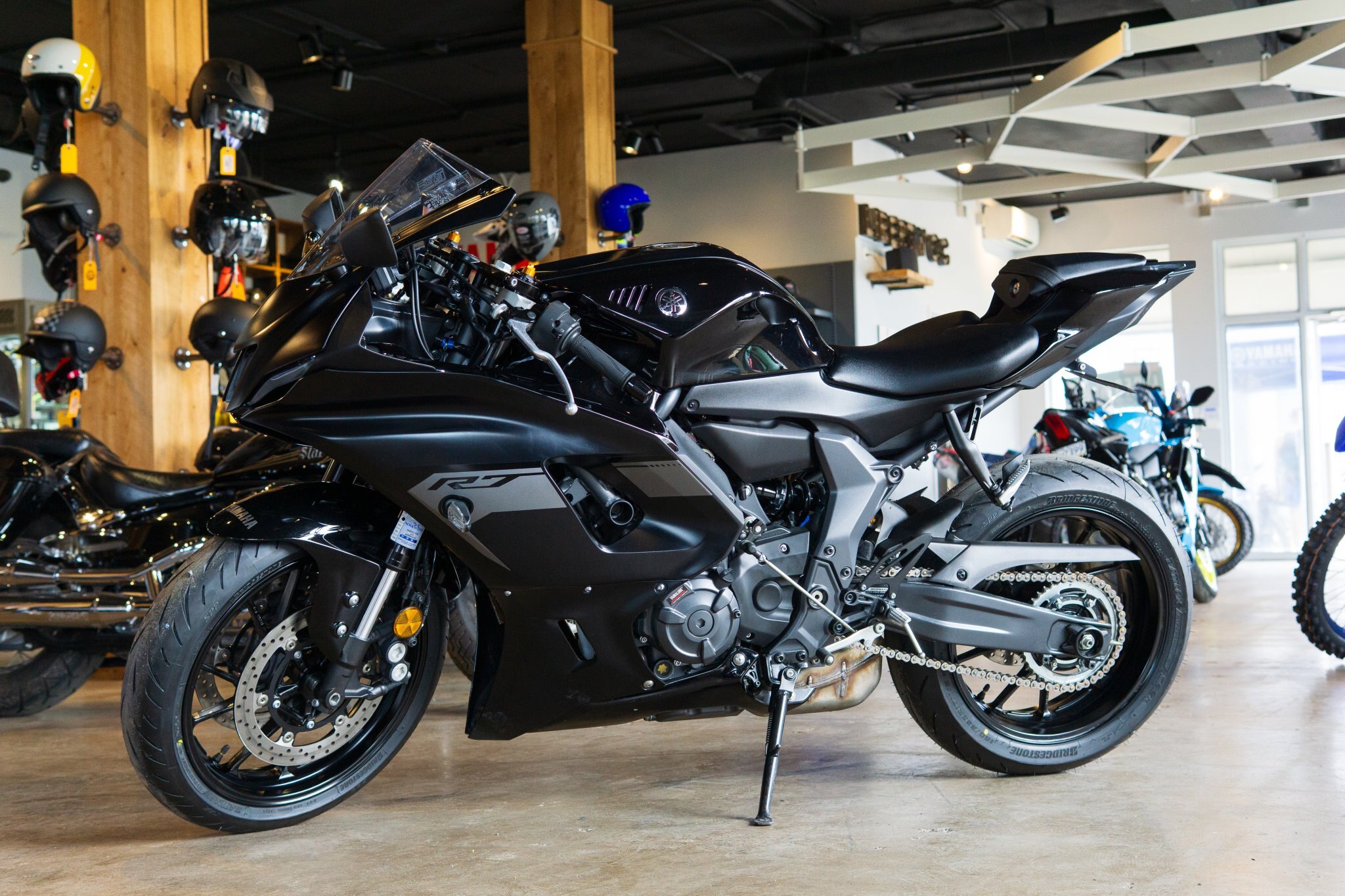 2025 Yamaha R7