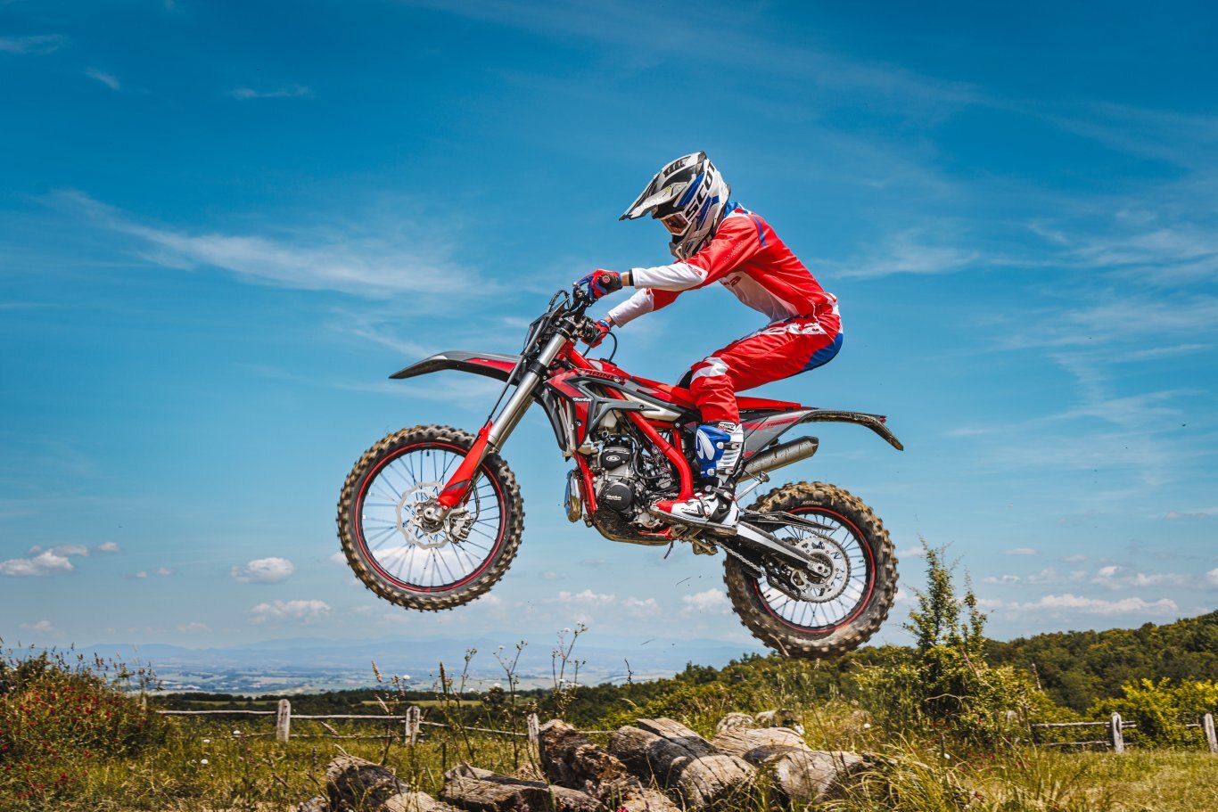 2025 Beta XTrainer 300