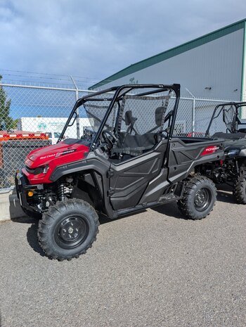 2025 Honda Pioneer 1000 5P DLX