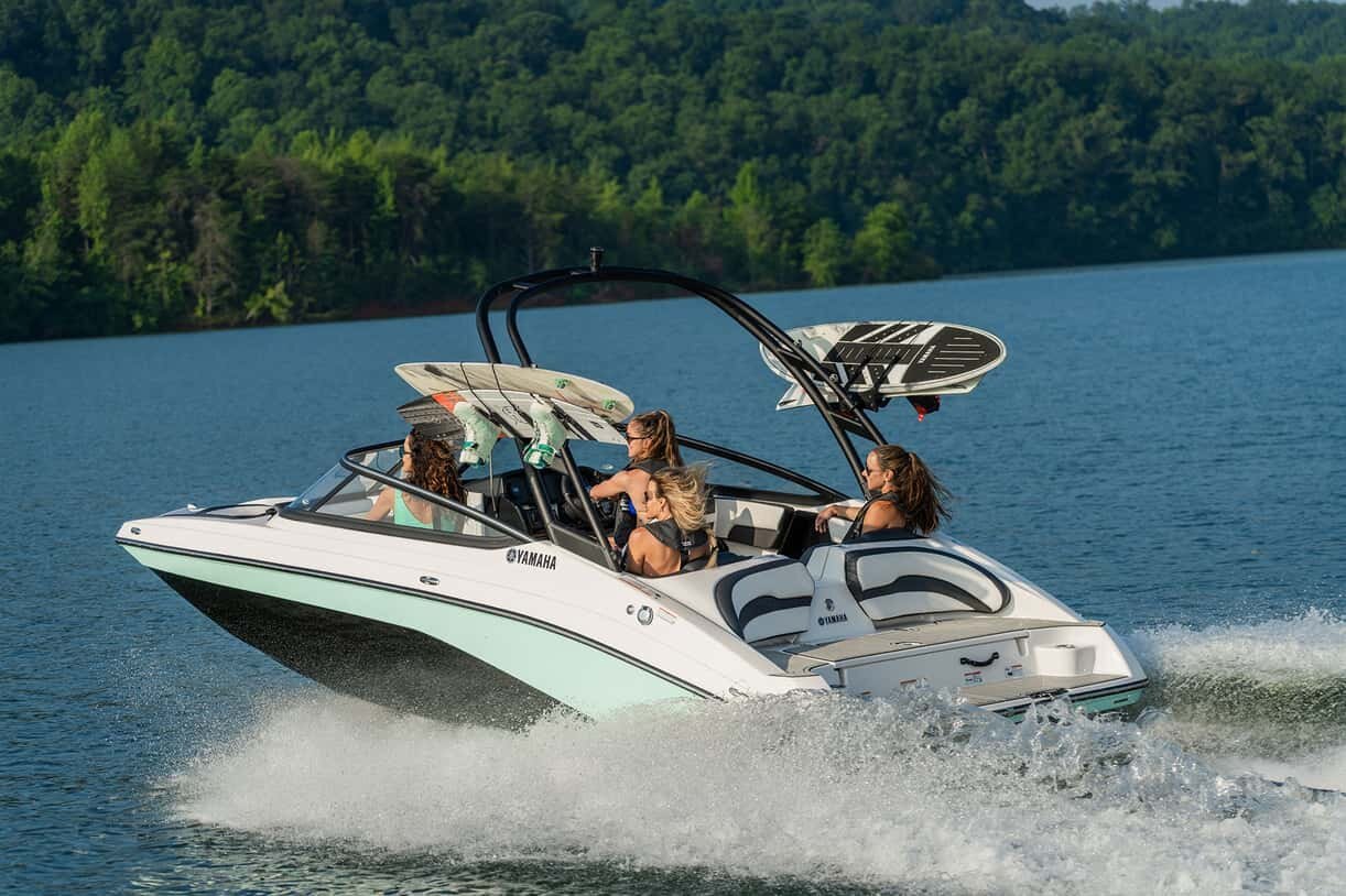 2026 Yamaha AR195 White