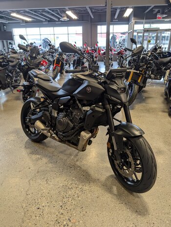 2025 Yamaha MT 09 Matte Raven Black
