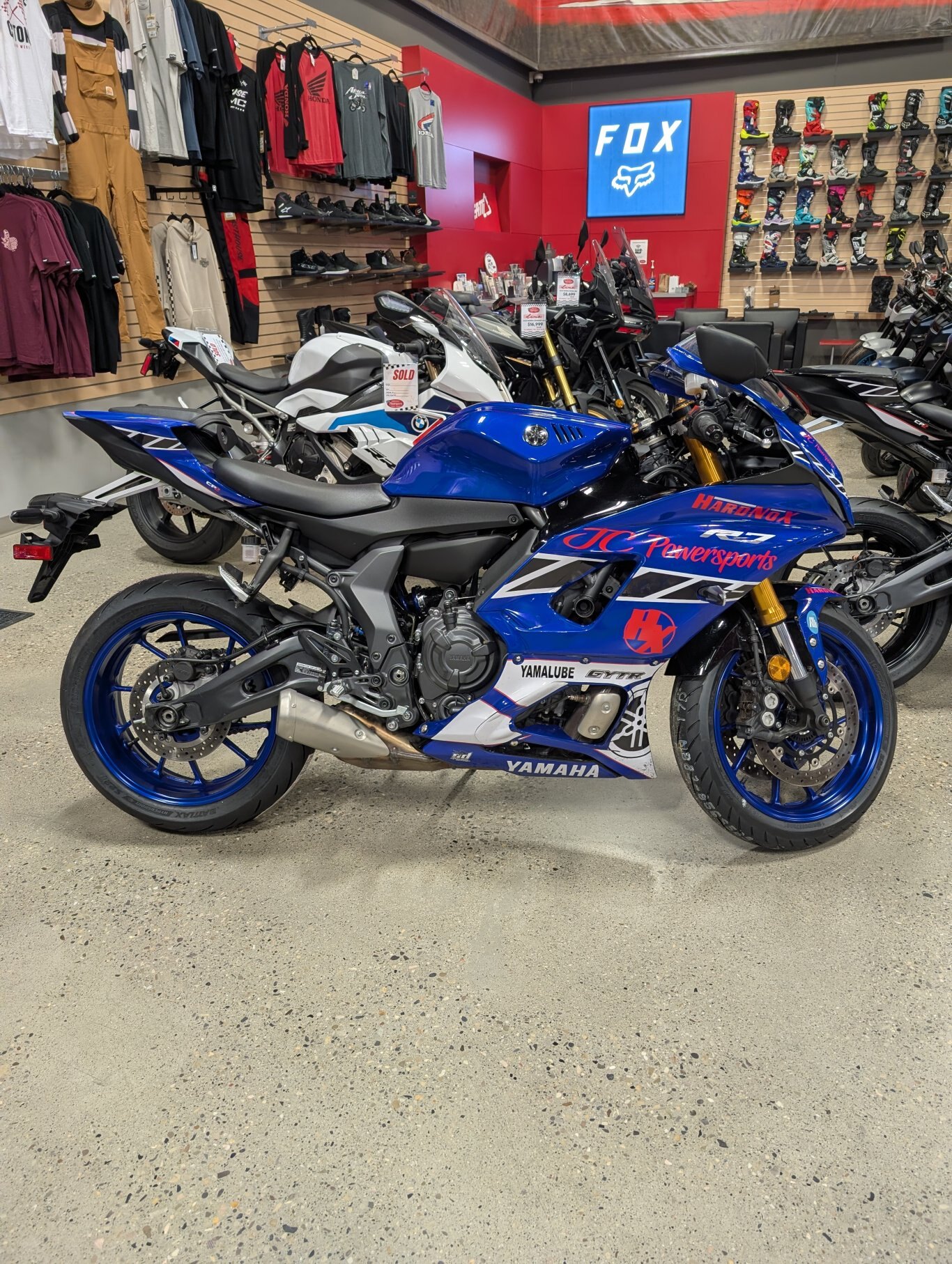 2025 Yamaha YZF R7 Team Yamaha Blue DEMO CLEARANCE