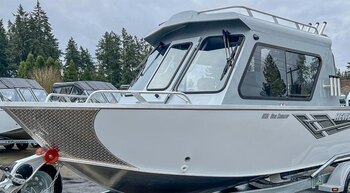 2025 Hewescraft Sea Runner Hard Top 210 ET HT