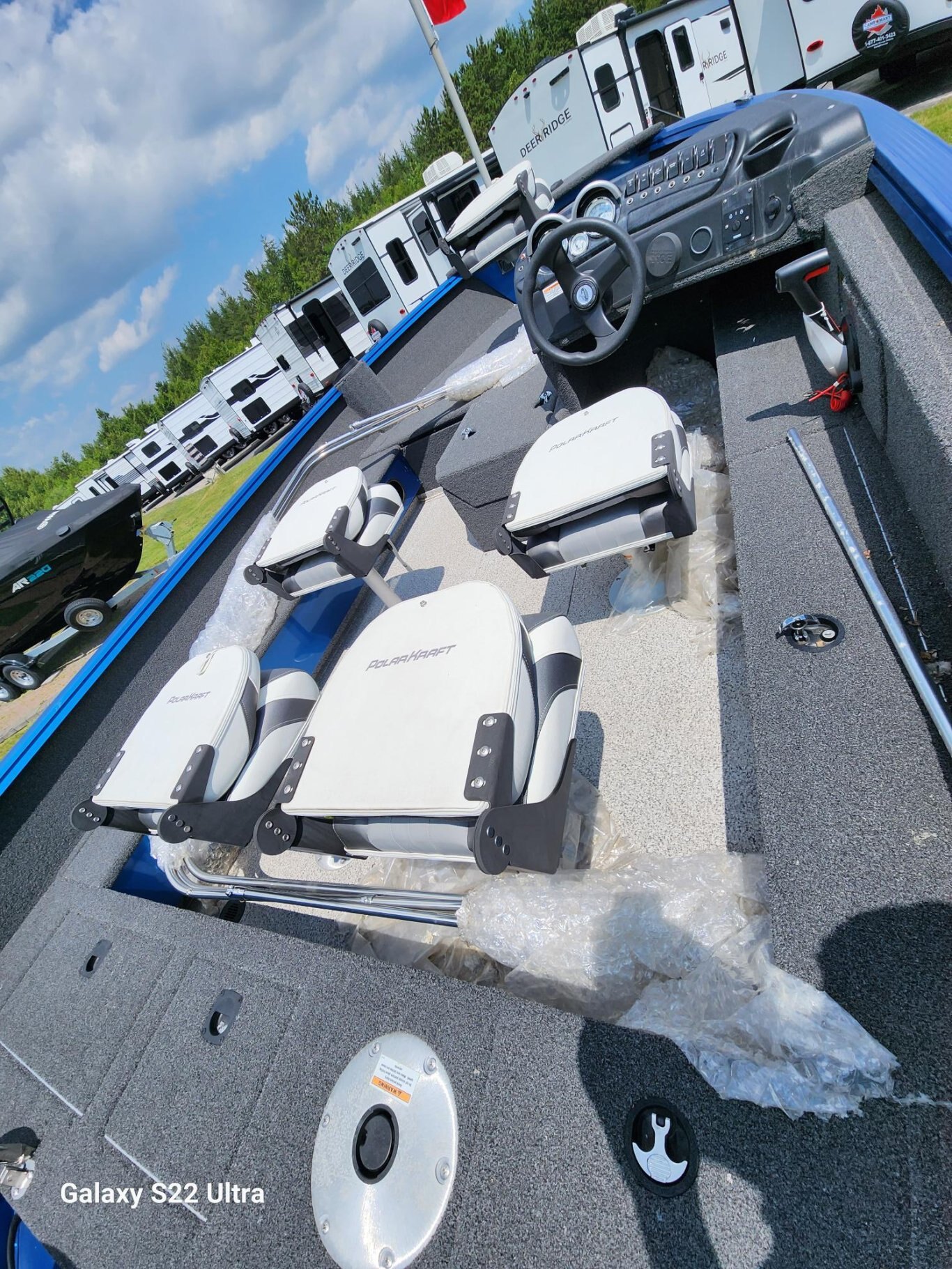 2023 Grand river 17 SC