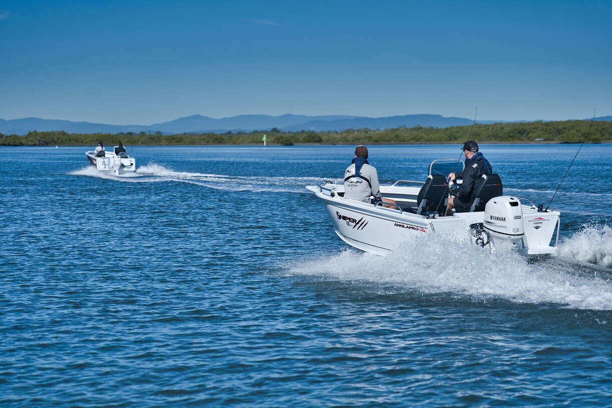 Yamaha F50 gris bleuté métallisé