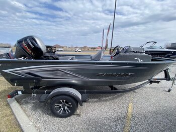 2023 NOUVEAU STARCRAFT STORM T 166 PRO VIVIER, CALE, FEUX DE NAVIGATION, TONNES DE STOCKAGE ET MINN KOTA POWERDRIVE AVEC I PILOT INCLUS ! PRIX TOTAL $28995 PLUS TAXES ET LICENCE !
