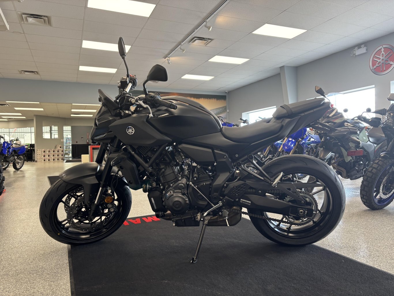 NOUVEAU 2025 YAMAHA MT 07 . CHOISISSEZ UNE REMISE EN ESPÈCES DE 750 $ OU UN FINANCEMENT À PARTIR DE 1,99 % ! PRIX PLUS TAXES ET LICENCES