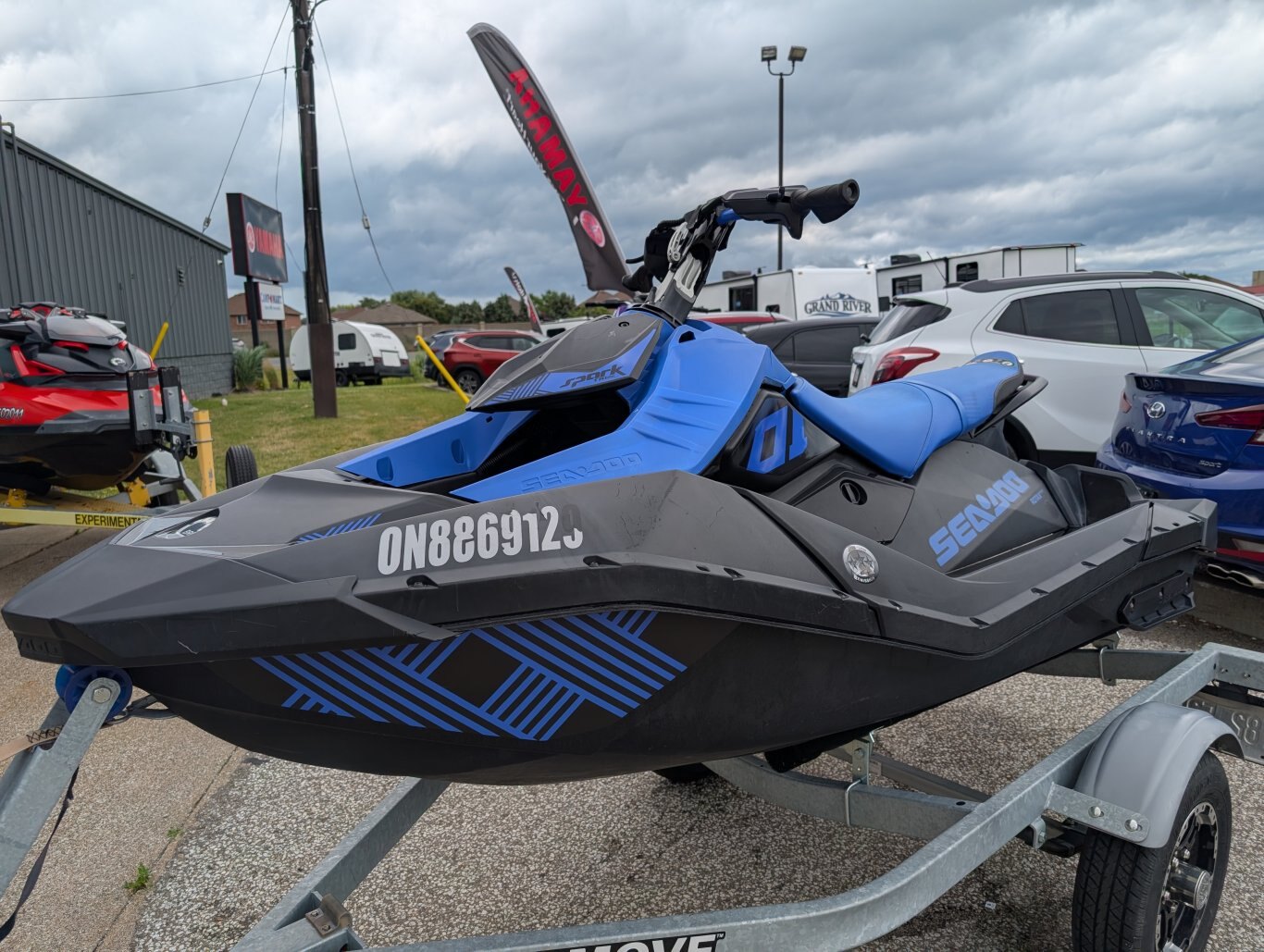 2023 SEA DOO SPARK TRIXX SEULEMENT 45 HEURES REMORQUE INCLUSE ! SPÉCIAL DE FIN DE SAISON ! 8995$ PLUS TAXES ET ENREGISTREMENT