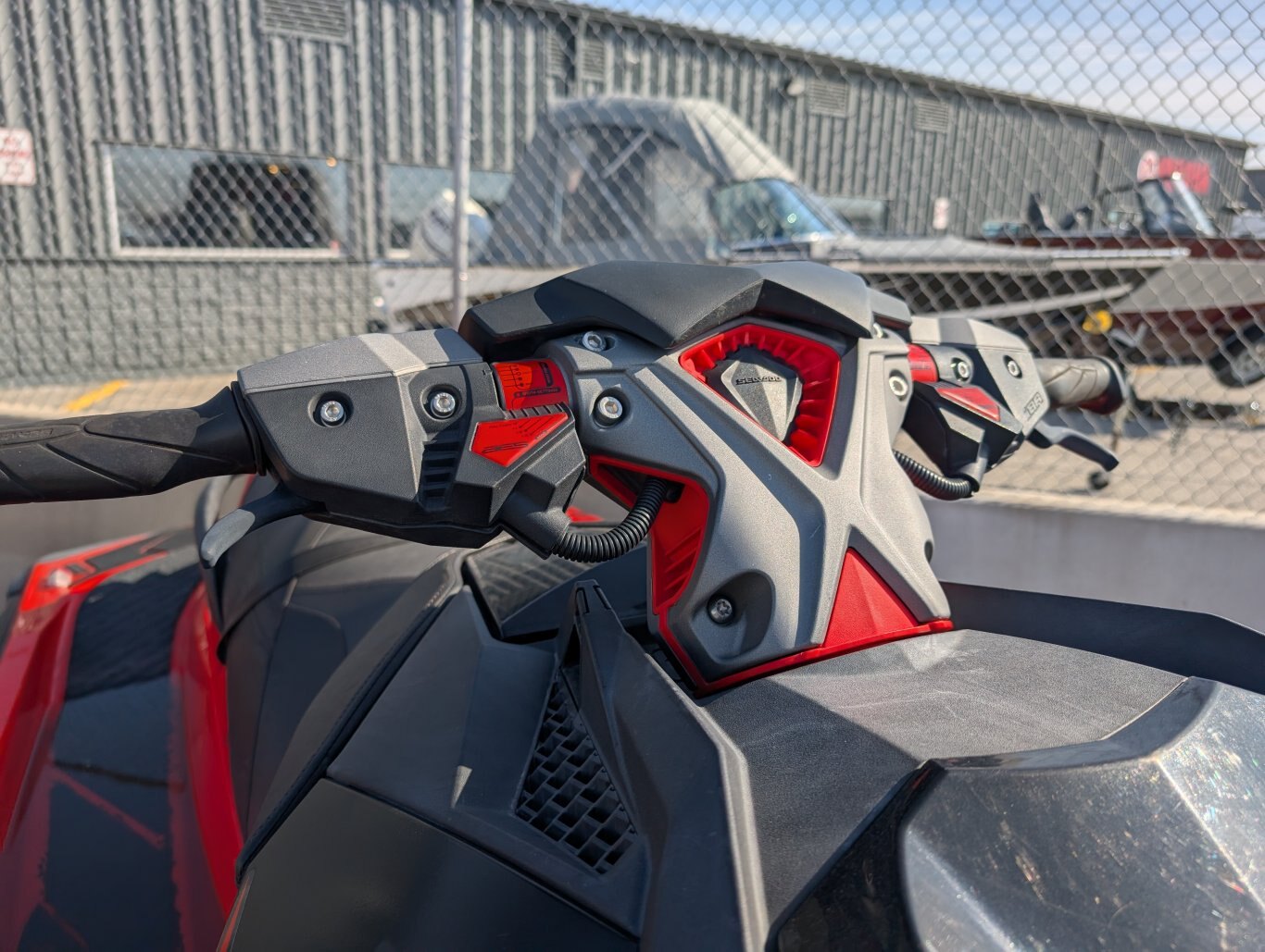 2017 SEADOO RXP300X AVEC REMORQUE SPÉCIAL DE FIN DE SAISON $9995 POUR L'ENSEMBLE ! PLUS TAXES ET ENREGISTREMENT