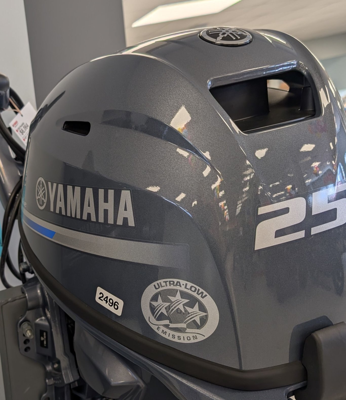 NEW YAMAHA F25, 15 INCH SHAFT,ELECTRIC START, POWER TRIM AND TILT.