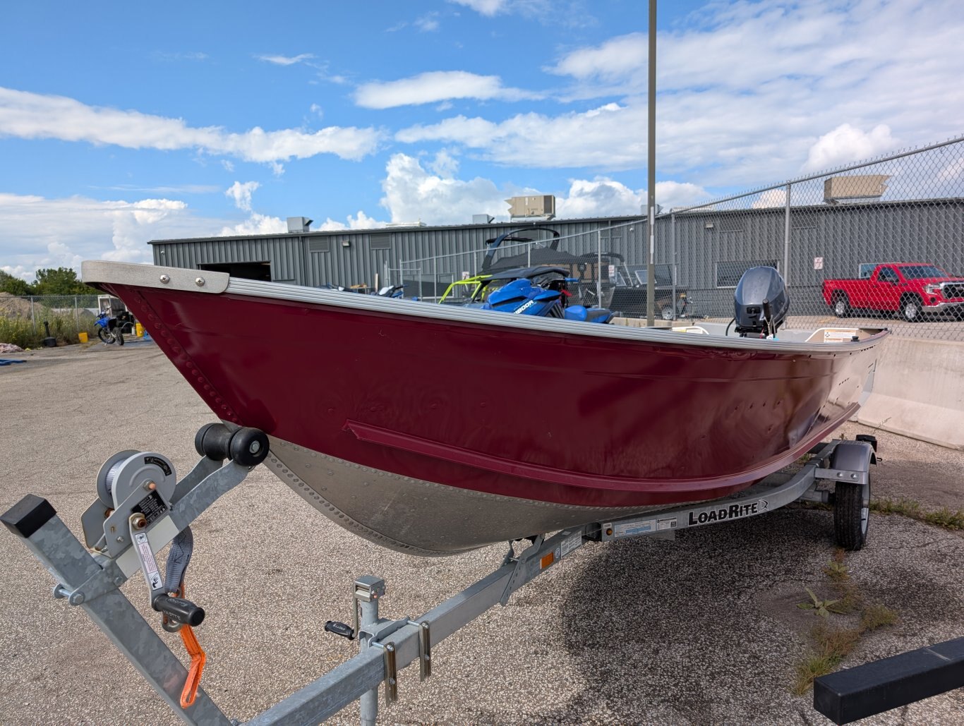 2025 YAMAHA 25HP AVEC DÉMARRAGE ÉLECTRIQUE, POWER TILT, ET TROLL CONTROL, GRAND RIVER 17GR FREEDOM DEEP V ALUMINUM, GALVANIZED LOAD RITE TRAILER $14995 FOR PACKAGE !