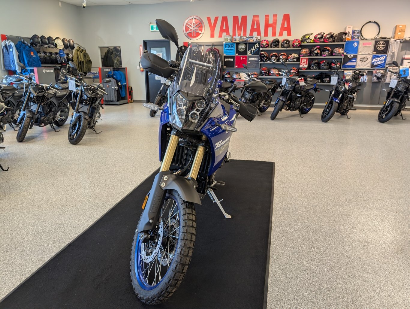 NOUVEAU 2024 YAMAHA TENERE 700 $1200 DE RABAIS OU CHOISISSEZ LE FINANCEMENT À PARTIR DE 0.99% ! LE PRIX INCLUT LE TRANSPORT ET LE PDI. TAXES ET LICENCES EN SUS.