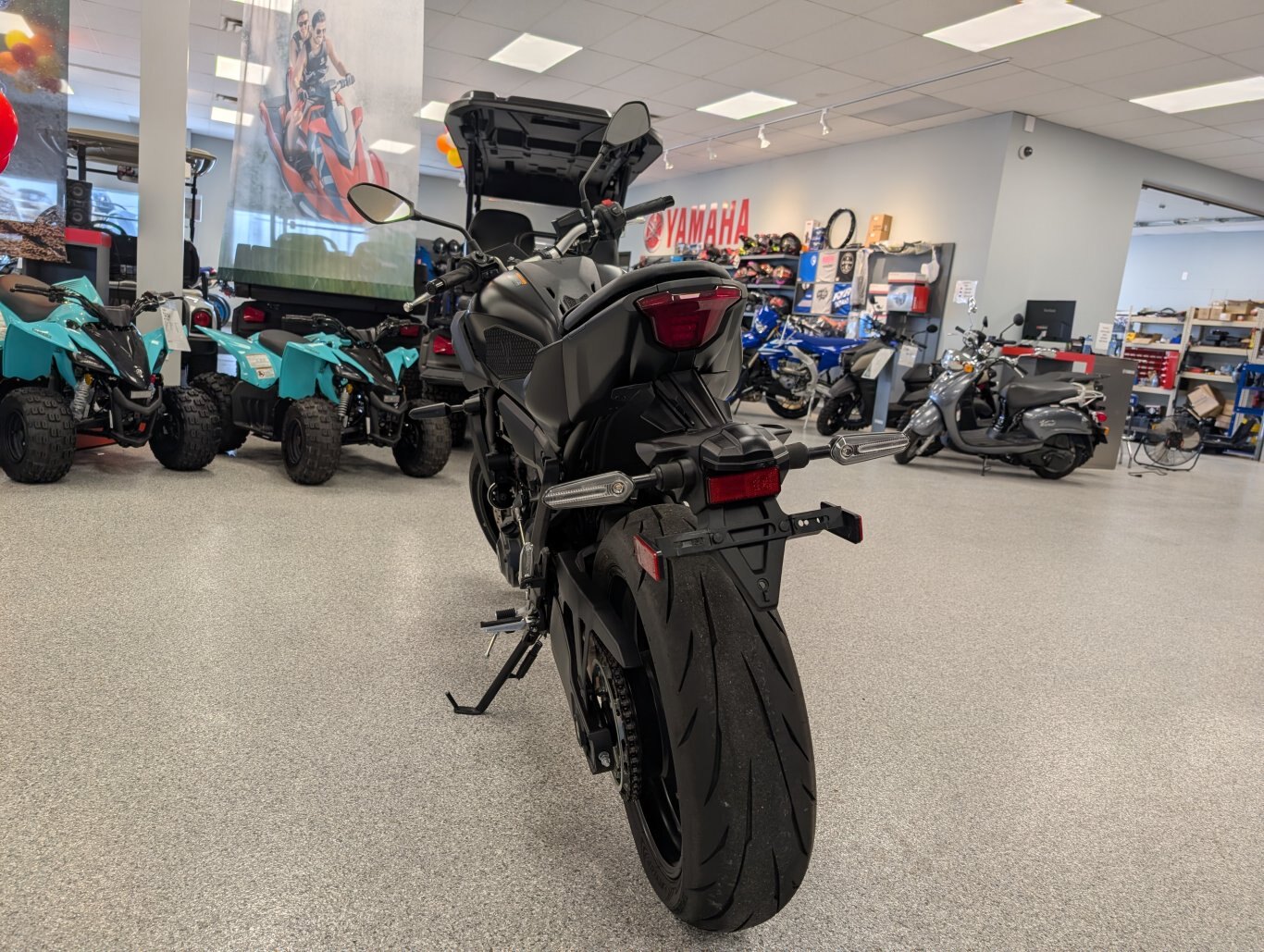JUST TRADED! 2025 YAMAHA MT 07 WITH ONLY 2970 KMS! $9499 PLUS TAX AND LICENSING. FINANCING AVAILABLE.