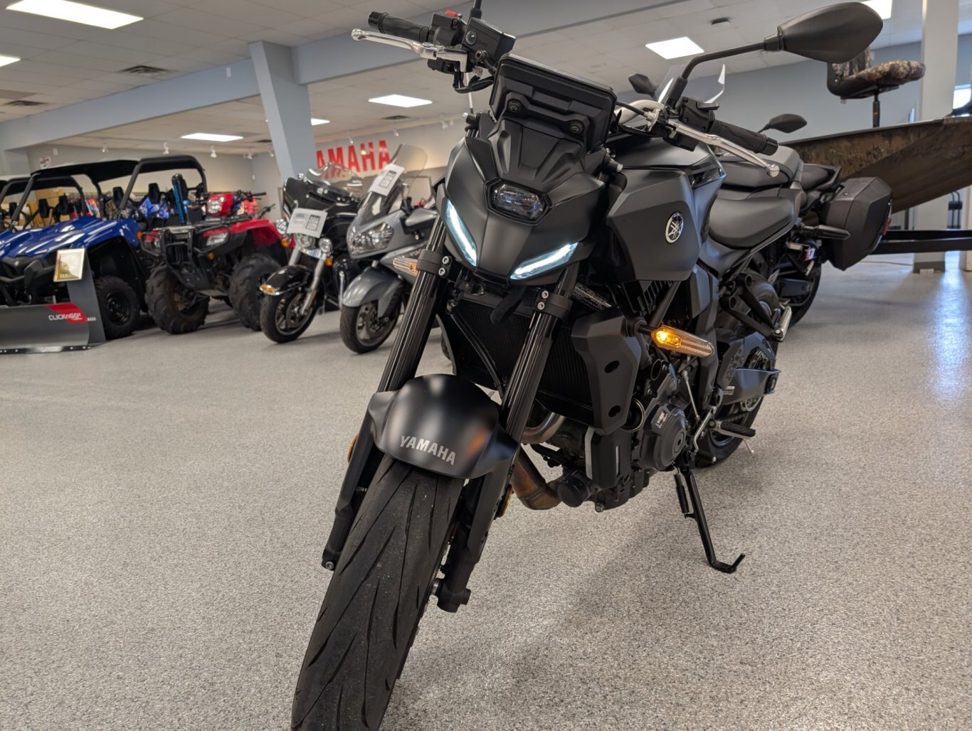 JUST TRADED! 2025 YAMAHA MT 07 WITH ONLY 2970 KMS! $9499 PLUS TAX AND LICENSING. FINANCING AVAILABLE.