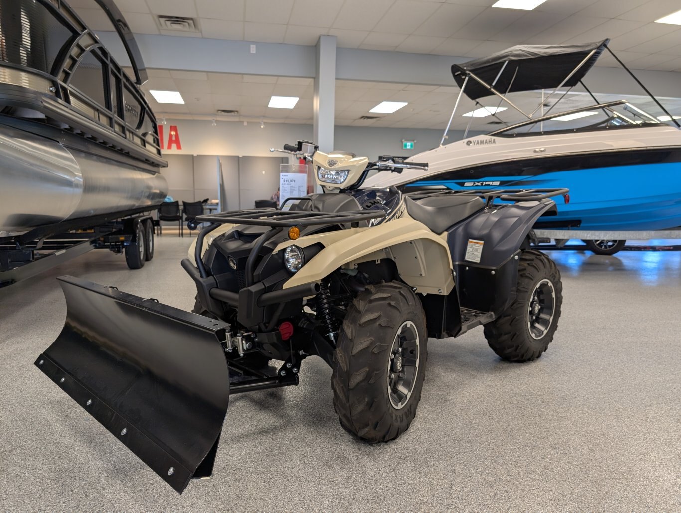 2025 YAMAHA KODIAK EPS SE WINTER PACKAGE. ALL IN CASH PRICE $15979 INCLUDING WARN WINCH AND PLOW KIT!