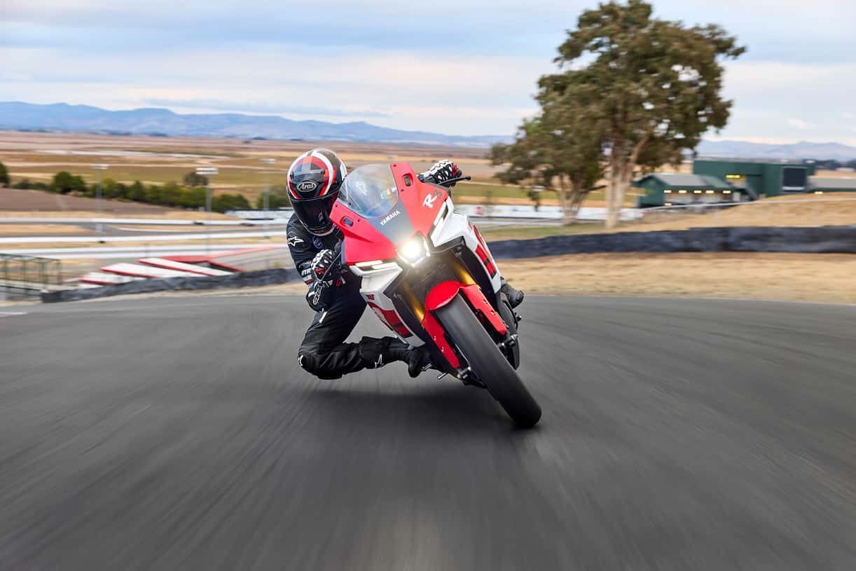 2026 Yamaha YZF R3 Matte Stealth Black