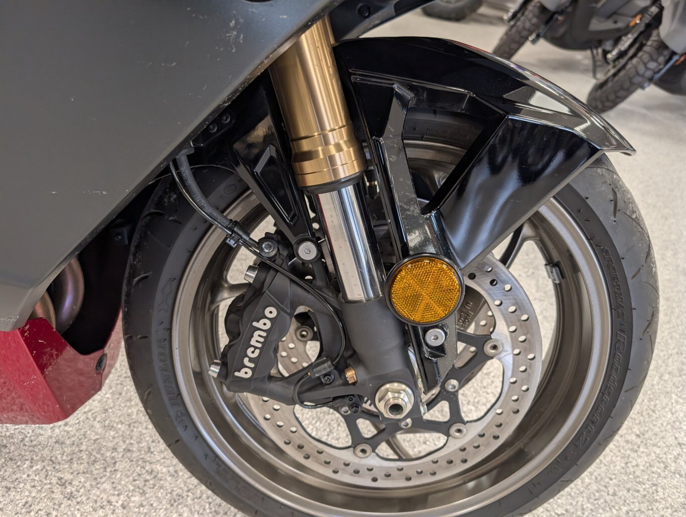 SUPER CLEAN 2024 SUZUKI GSX S 1000 GT SPORT TOURER JUST TRADED IN! $12995 PLUS TAX AND LICENSING.