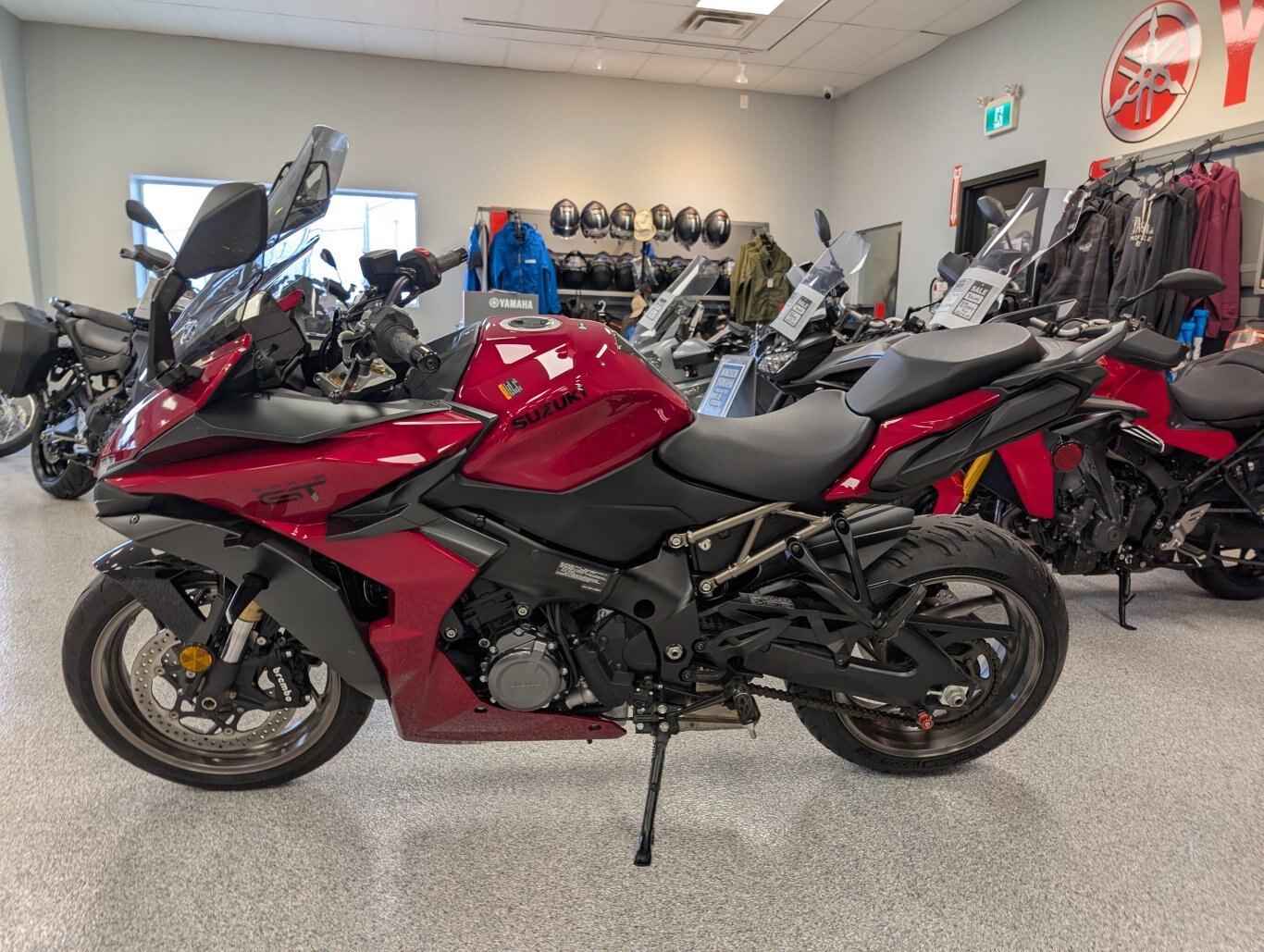 SUPER CLEAN 2024 SUZUKI GSX S 1000 GT SPORT TOURER JUST TRADED IN! $12995 PLUS TAX AND LICENSING.