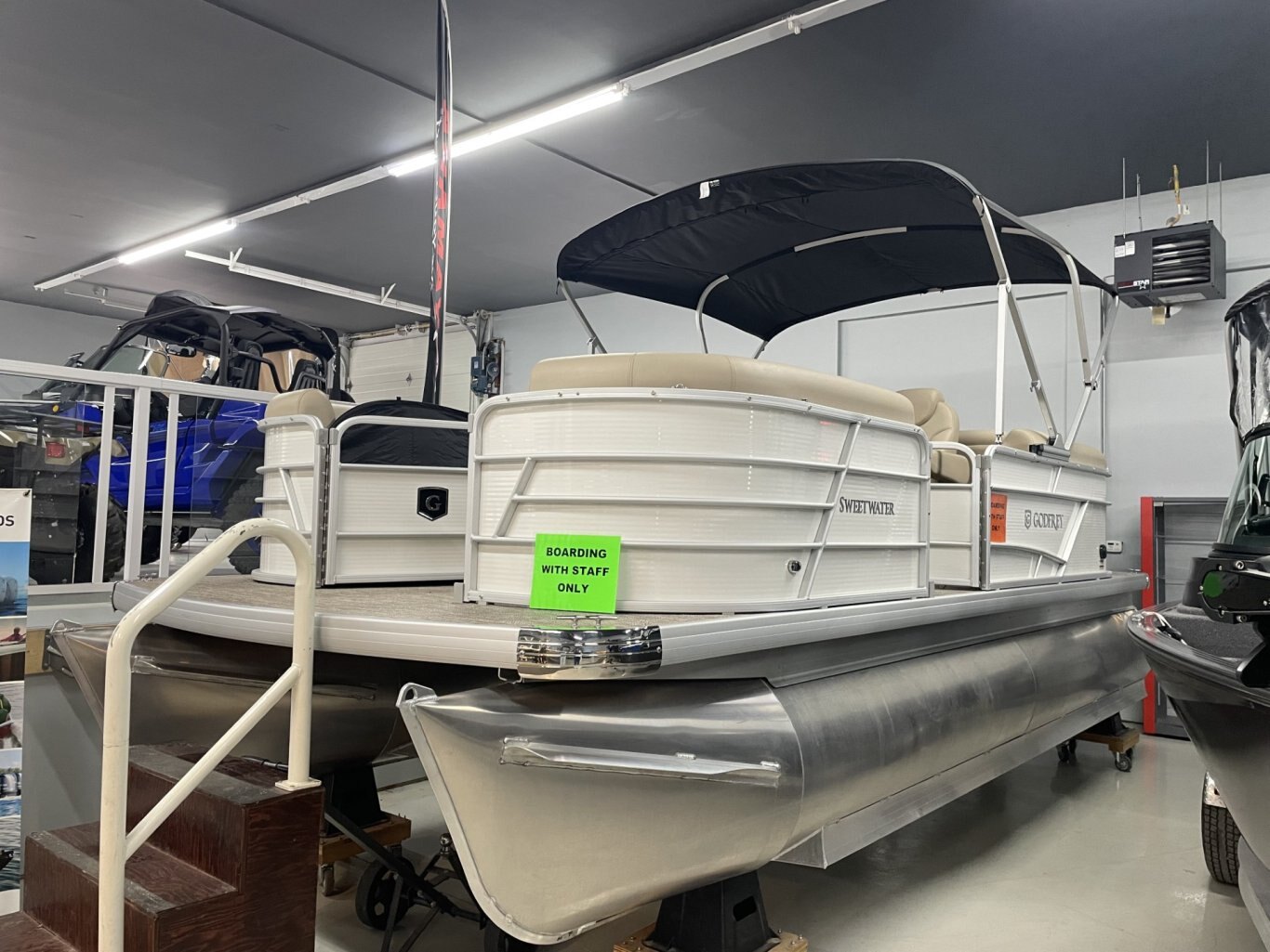 2023 GODFREY SW 2086 BANQUETTE DIVISÉE