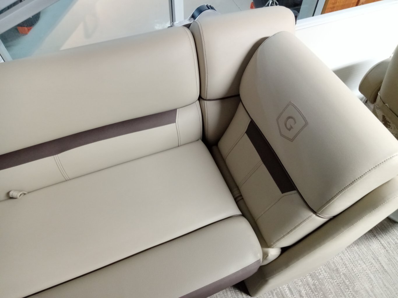 2023 GODFREY SW 2086 BANQUETTE DIVISÉE