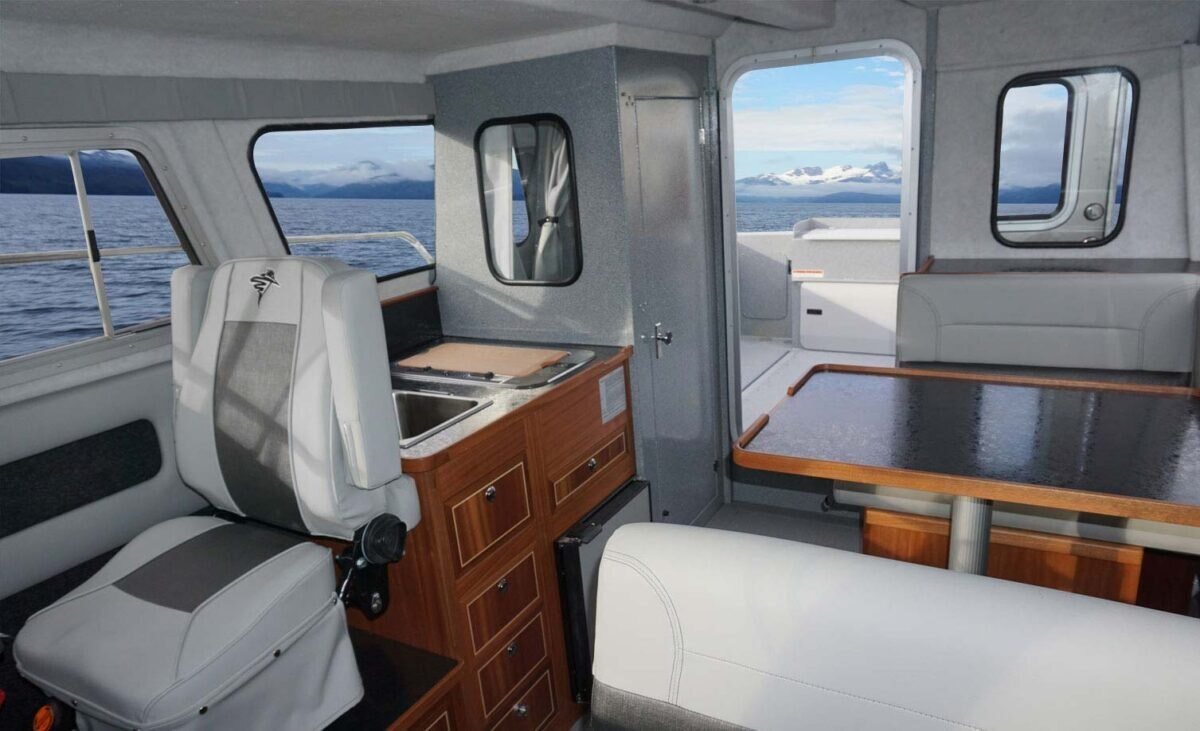 KingFisher 2825 2025 Destination Offshore