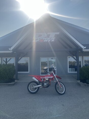 2023 FOUR WINNS H1